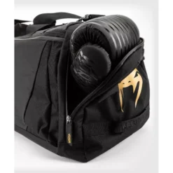 Sac De Sport Venum Trainer Lite Evo (noir/or) -Magasin D’Équipement D’Arts Martiaux 12126 large default
