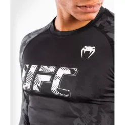 Rashguard MMA Venum UFC (noir) 9 Rashguard MMA Venum UFC (noir) -Magasin D’Équipement D’Arts Martiaux 12296 large default