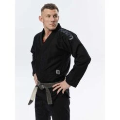 BJJ X5 Manto GI Blackout 11 BJJ X5 Manto GI Blackout -Magasin D’Équipement D’Arts Martiaux bjj x5 manto gi blackout 1 2