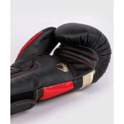 Gants De Boxe Venum Elite Noir Doré Rouge -Magasin D’Équipement D’Arts Martiaux gants de boxe venum elite noir dore rouge 5