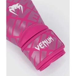 Gants De Kick Boxing Venum Contender 1.5 Blanc Rose -Magasin D’Équipement D’Arts Martiaux gants de kick boxing venum contender 15 blanc rose 3
