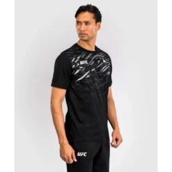 T-shirt UFC Venum Fusion Replica Noir 9 T-shirt UFC Venum Fusion Replica Noir -Magasin D’Équipement D’Arts Martiaux t shirt ufc venum fusion replica noir 2