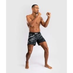 UFC Fusion Venum Authentic Fight Night Shorts Noir Blanc -Magasin D’Équipement D’Arts Martiaux ufc fusion venum authentic fight night shorts noir blanc 6