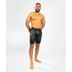 Venum Short De Compression Ares 2.0 Noir Or 8 Venum Short De Compression Ares 2.0 Noir Or -Magasin D’Équipement D’Arts Martiaux venum short de compression ares 20 noir or 2