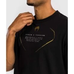 Venum X Tekken 8 Marshall Law T-shirt Noir Rouge Or -Magasin D’Équipement D’Arts Martiaux venum x tekken 8 marshall law t shirt noir rouge or 3